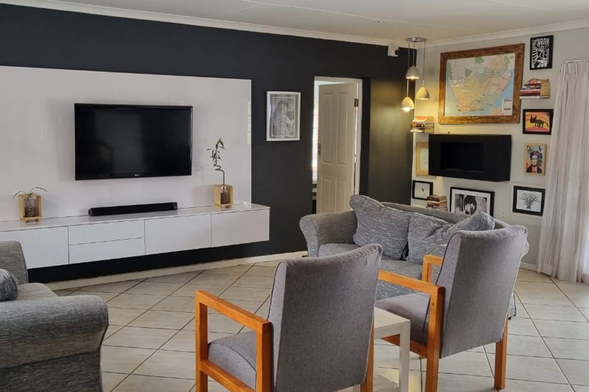 Modern 3-Bedroom Family Home with Pool, Solar Power & Entertainer’s Braai Area in Bergendal - Photo 3