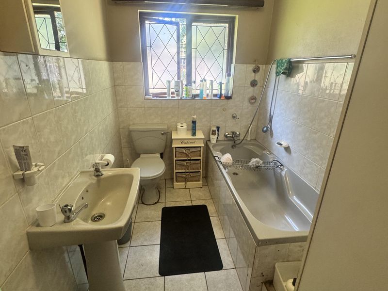 Face-brick Family Home with Flatlet - Photo 6