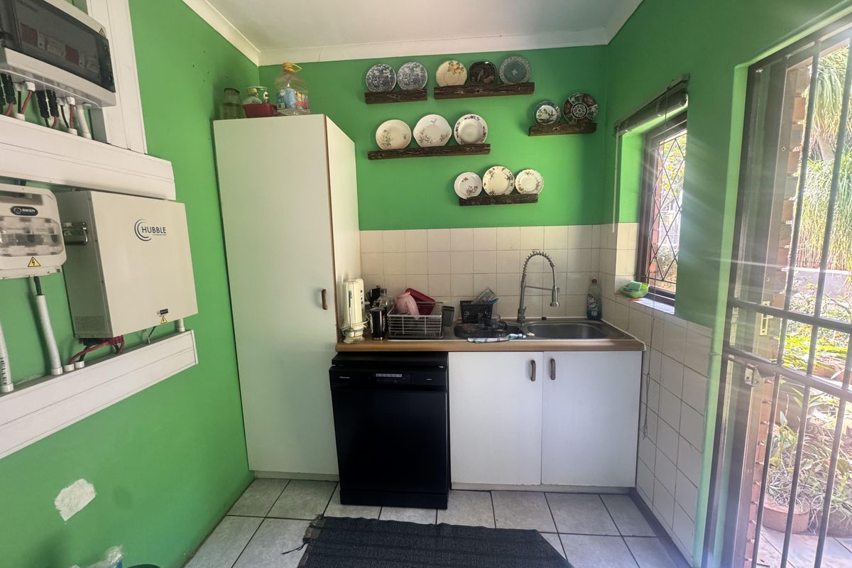 Face-brick Family Home with Flatlet - Photo 5