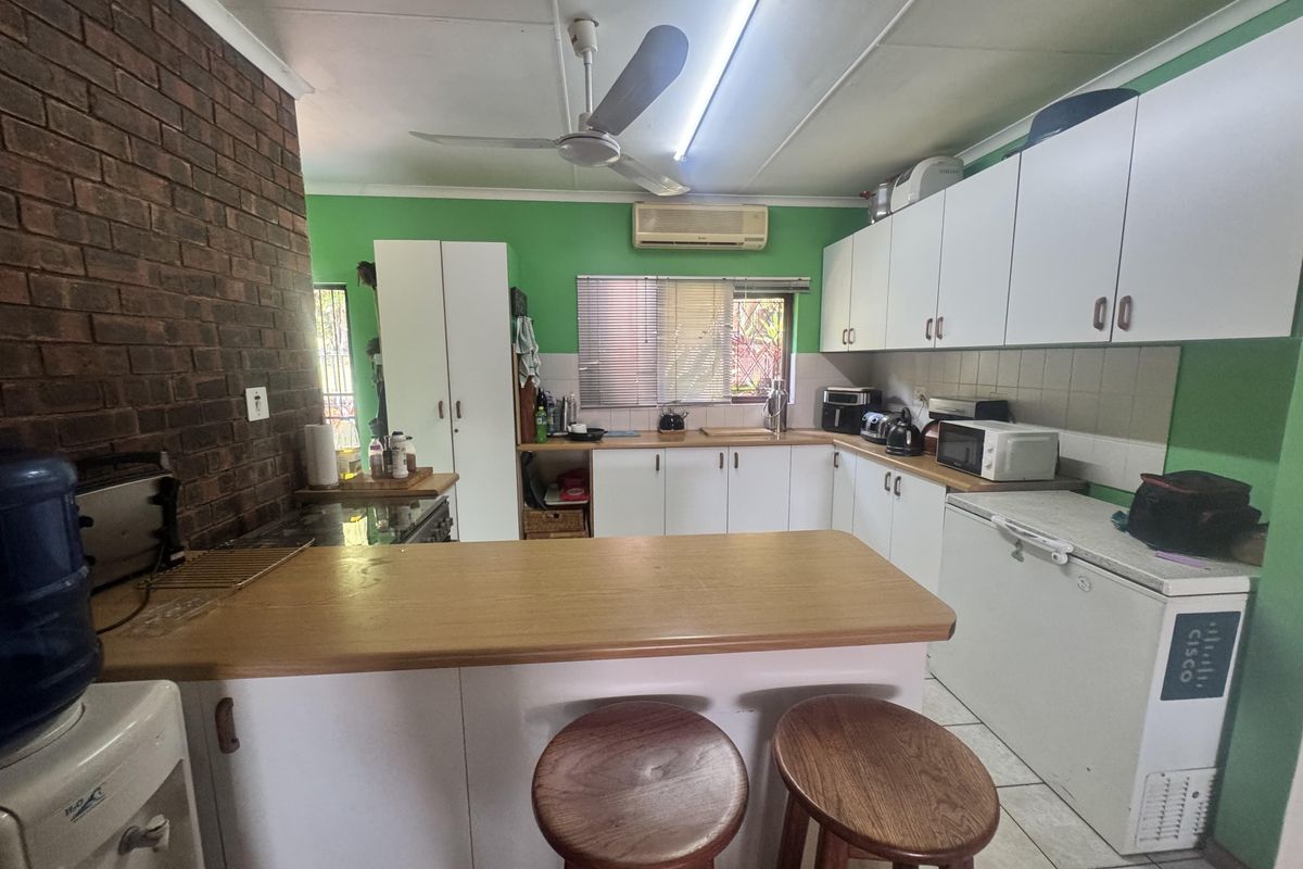 Face-brick Family Home with Flatlet - Photo 2