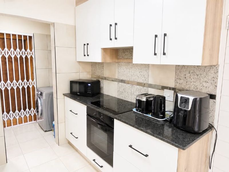 2-Bedroom Rental Duplex with Private Garden – Available 01 September - Photo 9