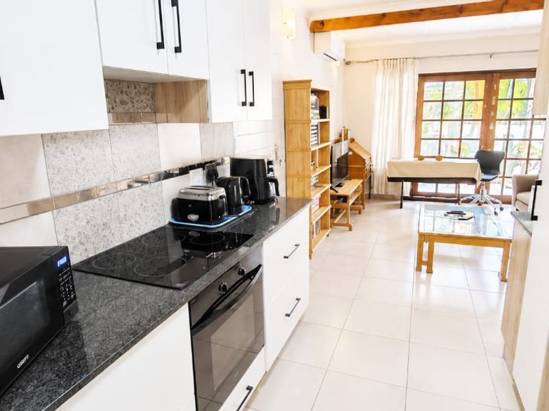 2-Bedroom Rental Duplex with Private Garden – Available 01 September - Photo 6