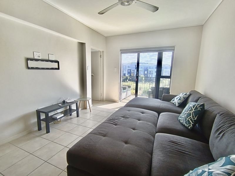 Stylish Fully Furnished Apartment with Premium Lifestyle Amenities - Photo 4