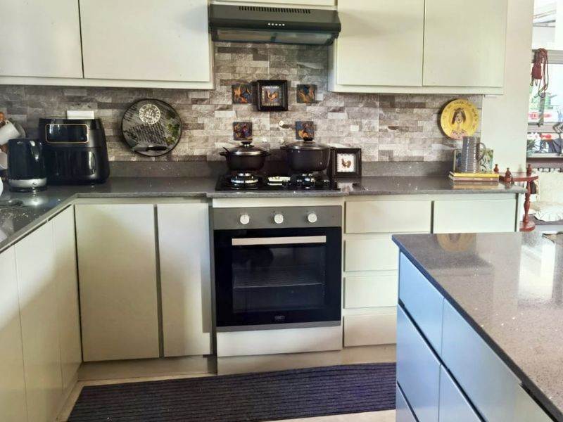Modern 3 Bedroom Townhouse to Rent in an Exclusive Upmarket Complex – Mtunzini - Photo 4