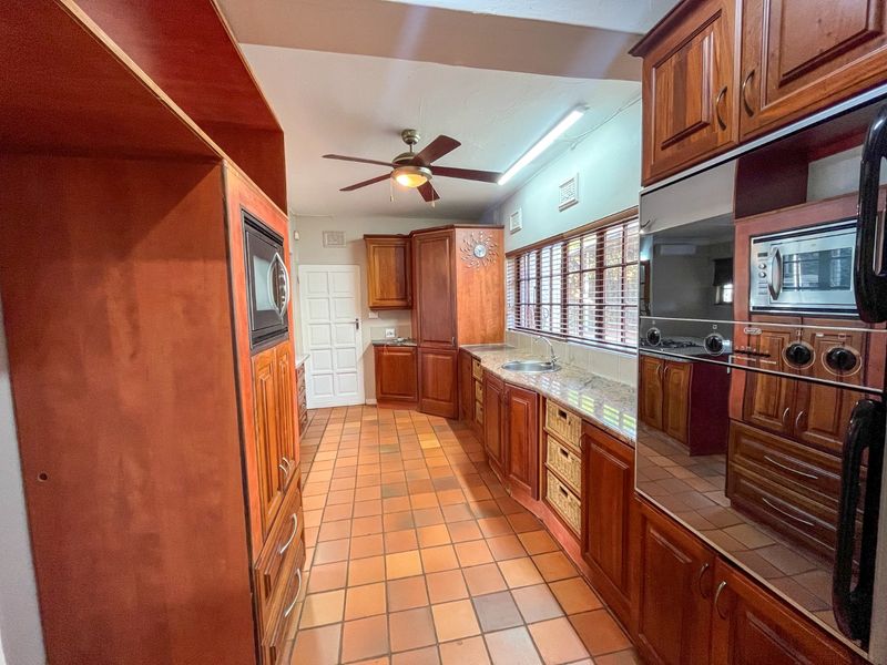 Spectacular Family Home with Panoramic Ocean Views in One of Mtunzini's Most Sought-After Streets - Photo 9