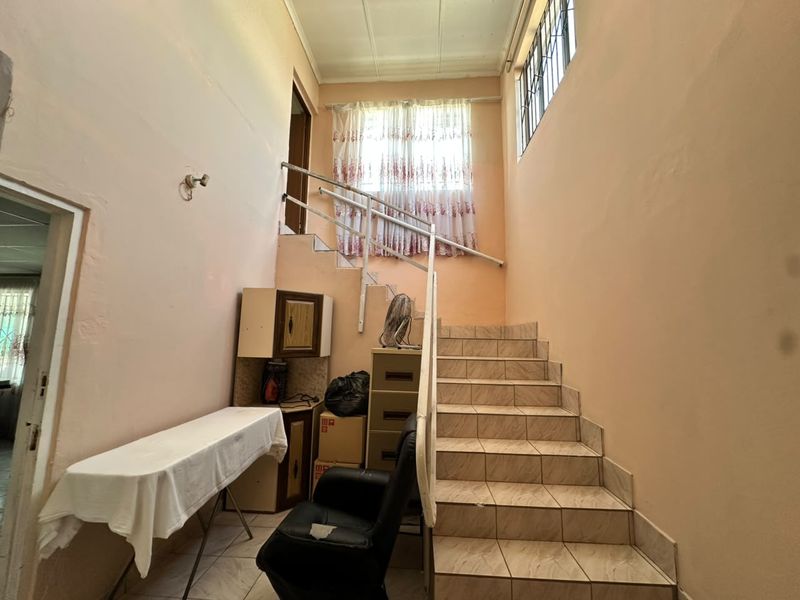 Spacious Family Home In The Heart Of Stanger Manor - Photo 9