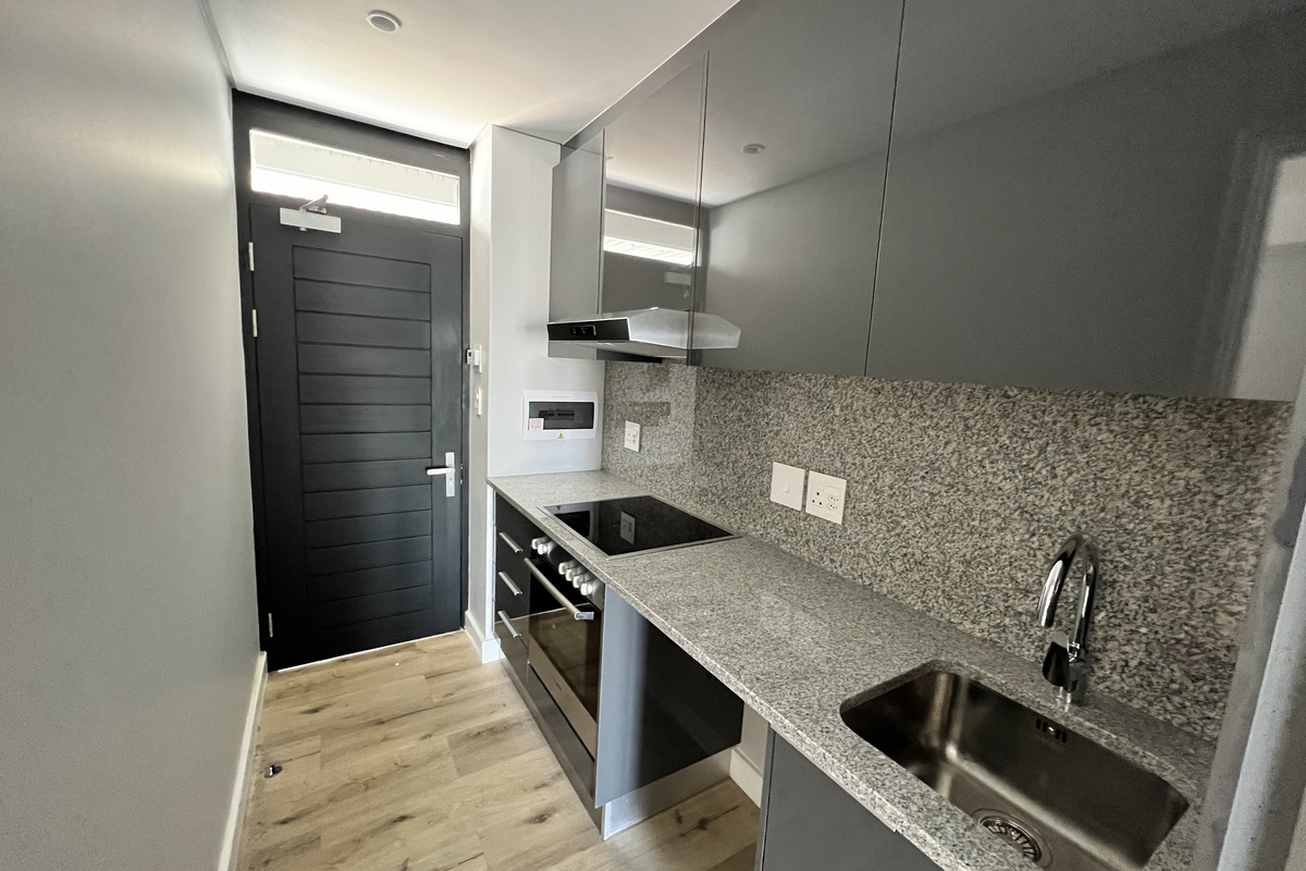 Where Elegance And Modern Minimalism Meet - Available Immediately - Photo 2