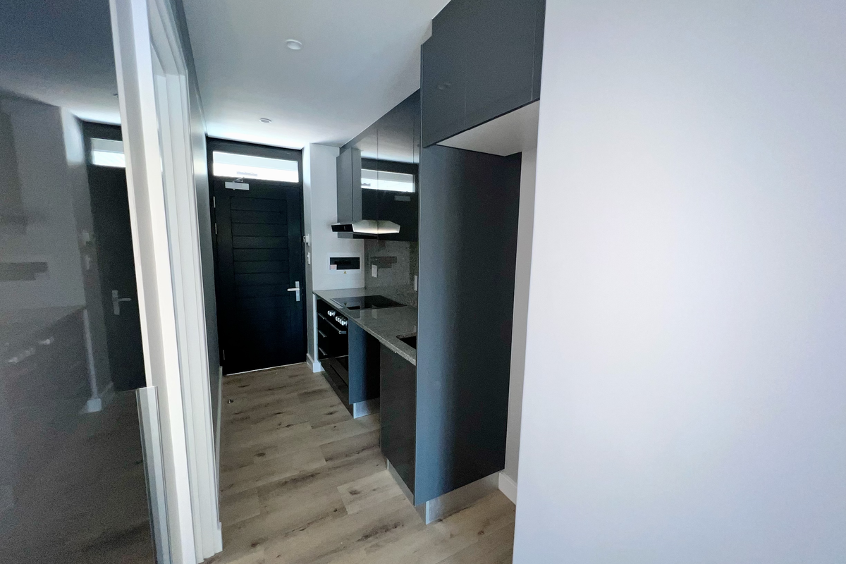 Where Elegance And Modern Minimalism Meet - Available Immediately - Photo 5