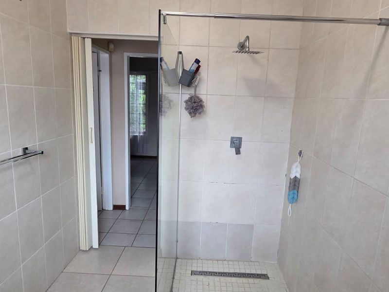 Perfect for those seeking peace and convenience. - Photo 10