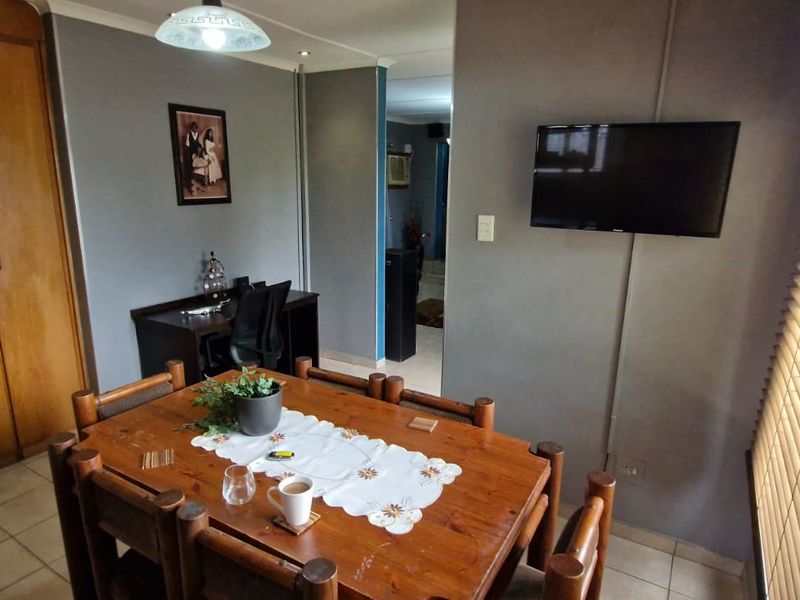 Six-Month Lease Only! - Photo 9