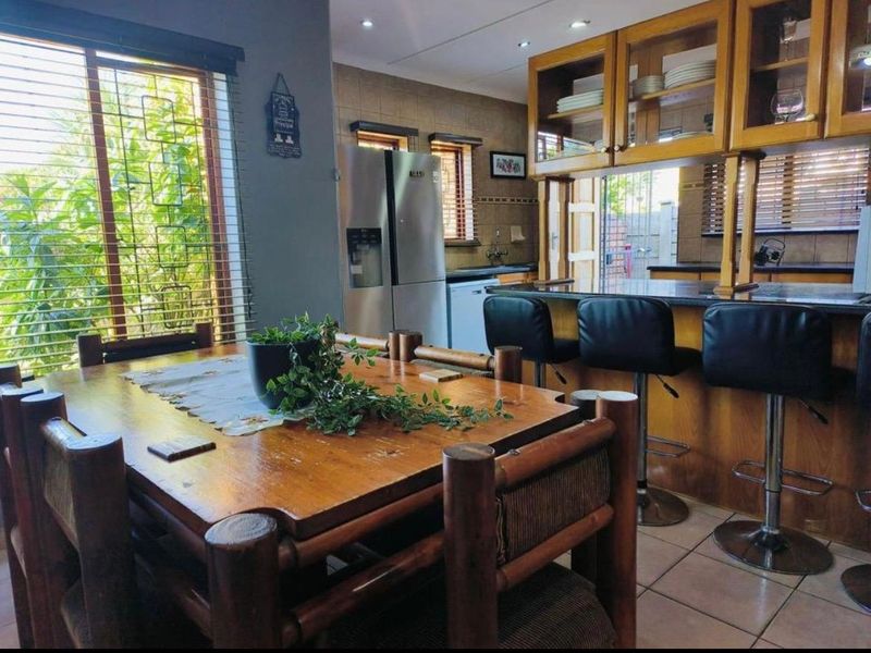 Six-Month Lease Only! - Photo 8