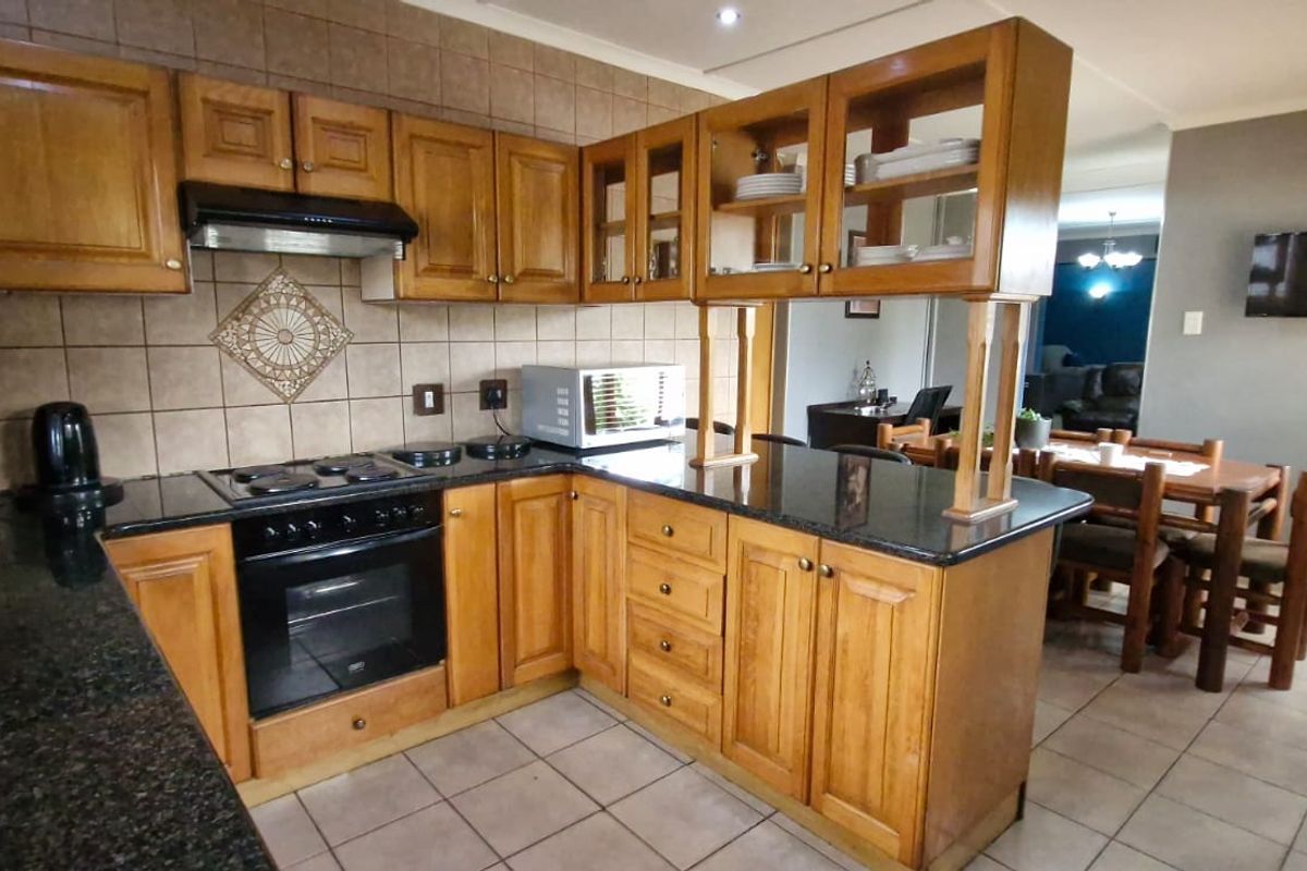 Six-Month Lease Only! - Photo 3