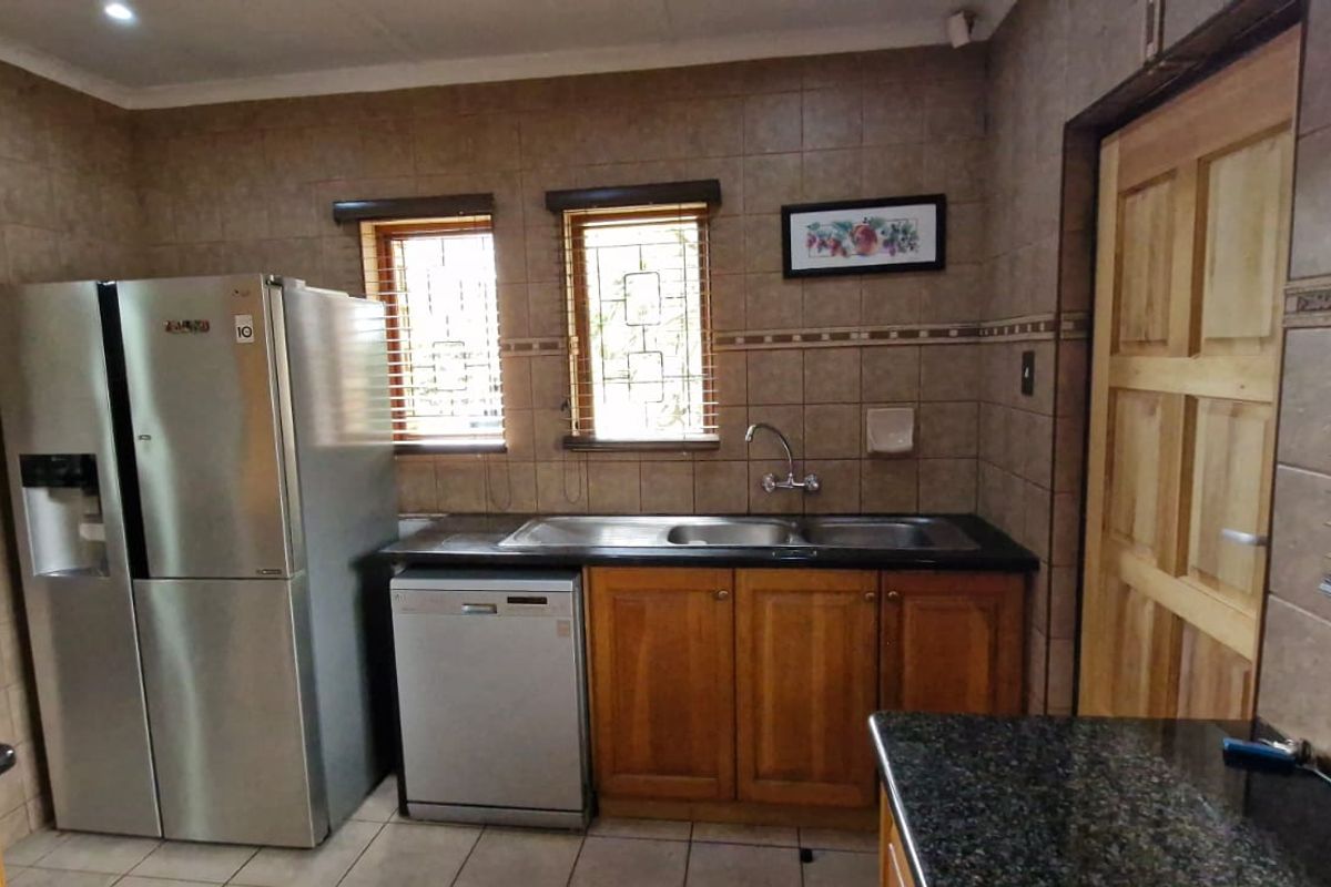 Six-Month Lease Only! - Photo 5