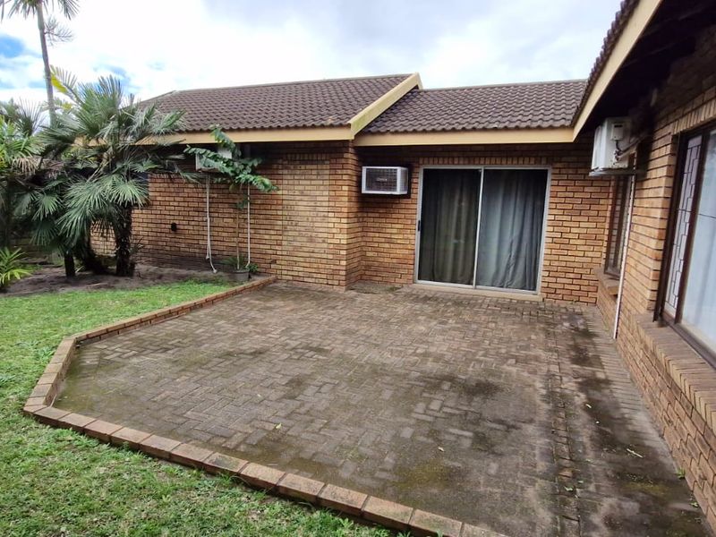 Six-Month Lease Only! - Photo 2