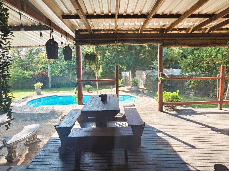 Spacious home with 1-bedroom flatlet - Photo 3