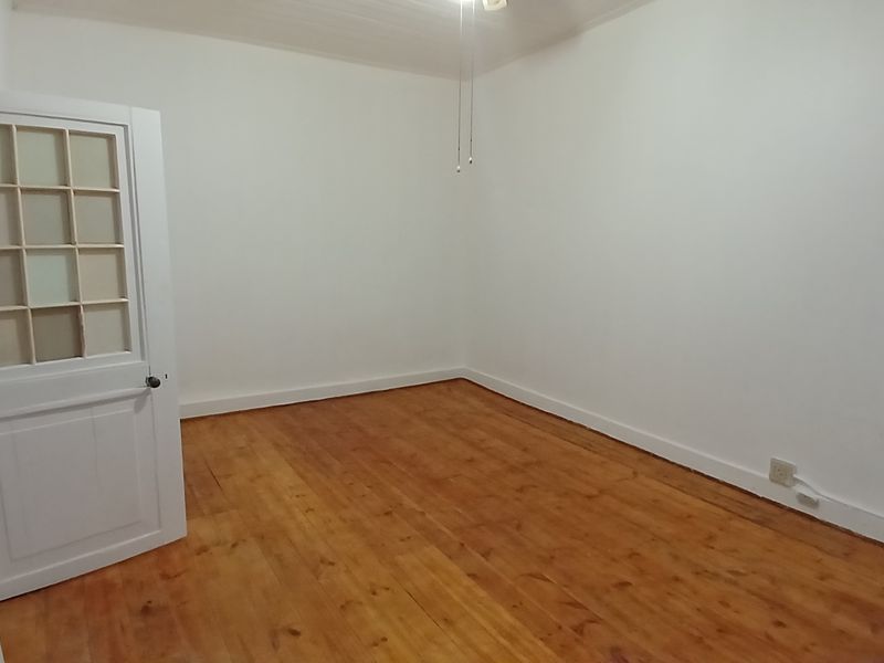 Spacious 4-Bedroom Family Home with Large Pet-Friendly Garden - Photo 5