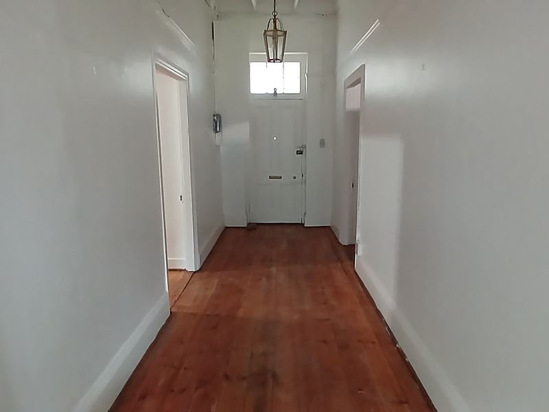 Spacious 4-Bedroom Family Home with Large Pet-Friendly Garden - Photo 4
