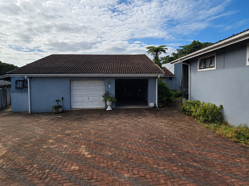 Spacious family home with flatlet in a Prime Cul-de-sac - Photo 5