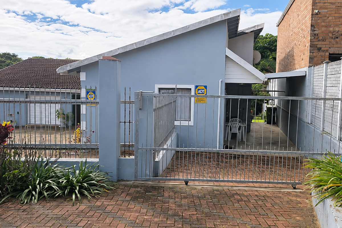 Spacious family home with flatlet in a Prime Cul-de-sac - Photo 3