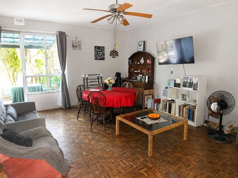 LOCATION, LOCATION, LOCATION – PRICED TO SELL! - Photo 10