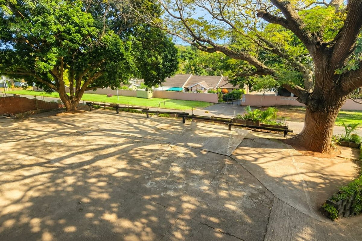 LOCATION, LOCATION, LOCATION – PRICED TO SELL! - Photo 3