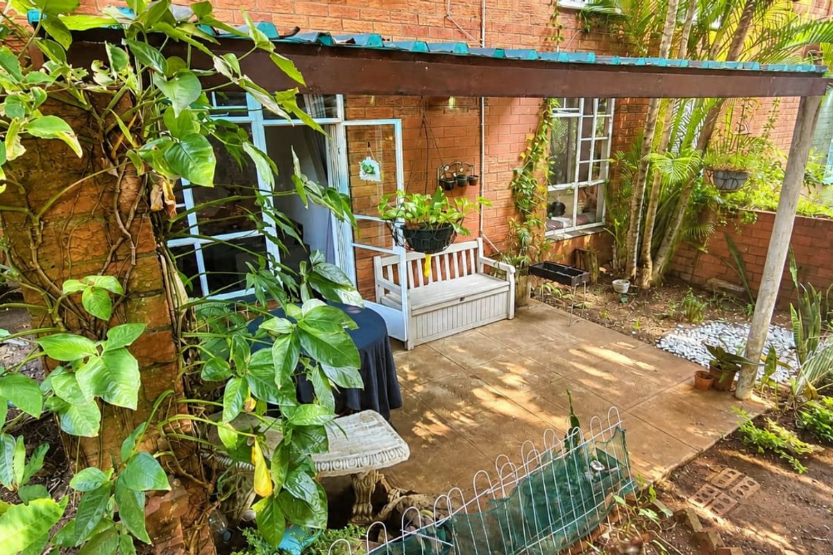 LOCATION, LOCATION, LOCATION – PRICED TO SELL! - Photo 2