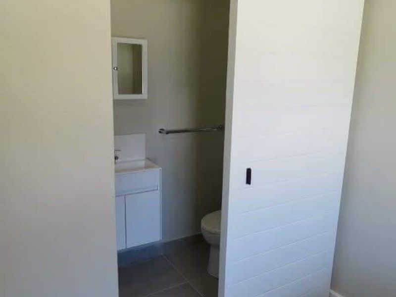 Shared 4 Bedroom House in Tweespruit Estate –only  1 Room available - Photo 4
