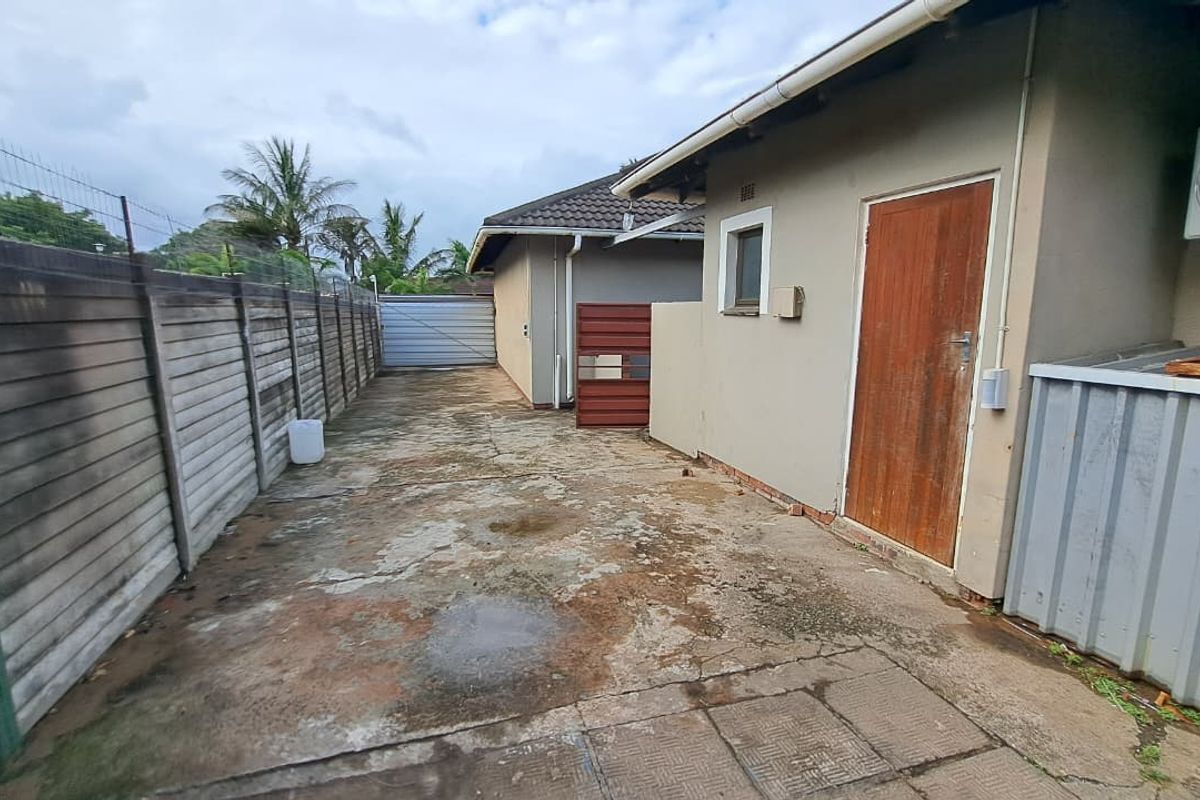 Charming 1 Bedroom Granny Flat with Private Garden in Meerensee - Photo 5
