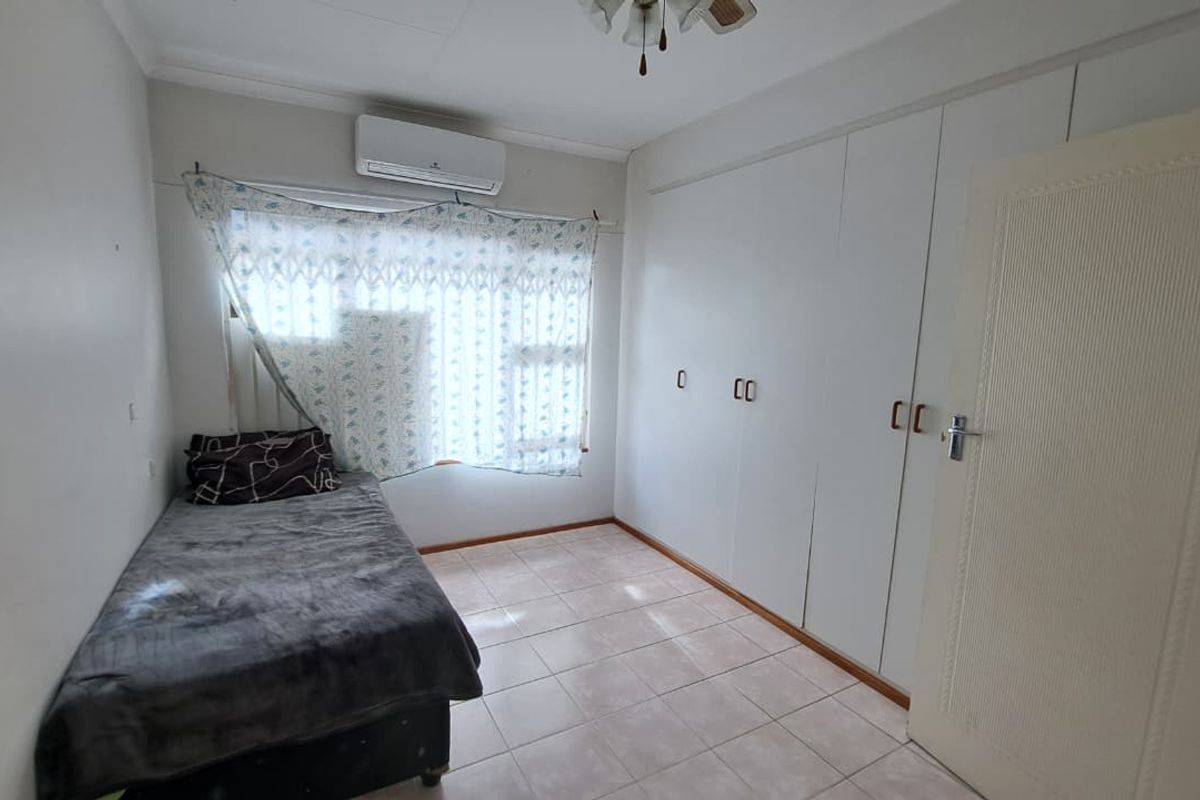 Charming 1 Bedroom Granny Flat with Private Garden in Meerensee - Photo 3