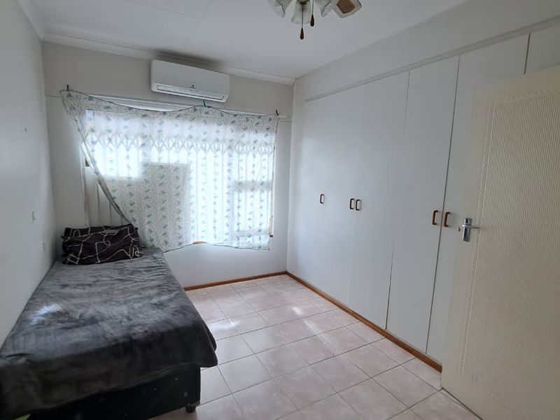Charming 1 Bedroom Granny Flat with Private Garden in Meerensee - Photo 3