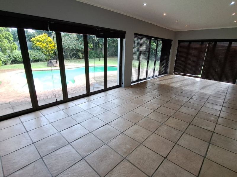 Spacious 3 Bedroom Family Home Available in Meerensee - Photo 5