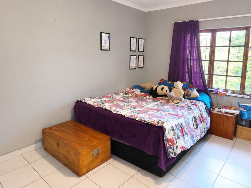 Spacious 3-Bedroom Duplex in a Family-Friendly Complex - Photo 7
