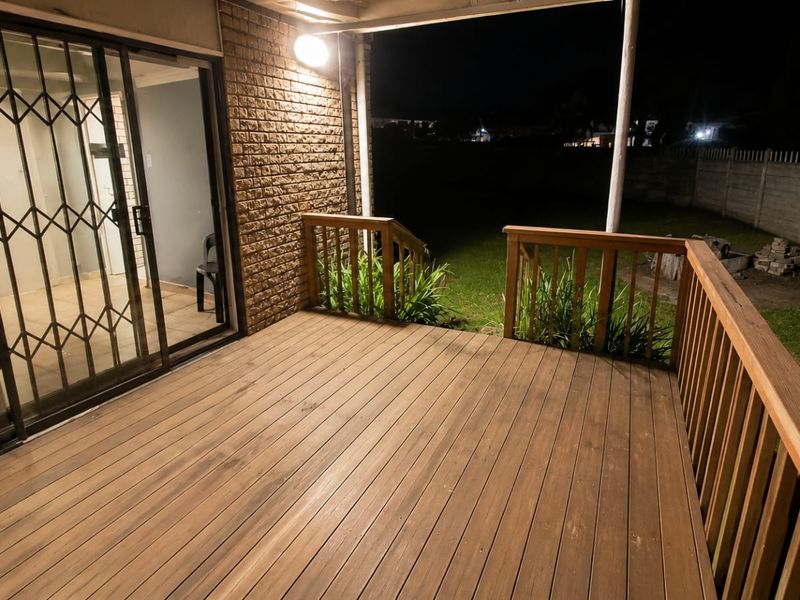 Newly Renovated Bachelor Room to Rent in Meerensee - Photo 1