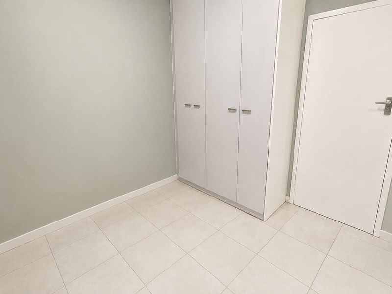 Newly Renovated Bachelor Room to Rent in Meerensee - Photo 5