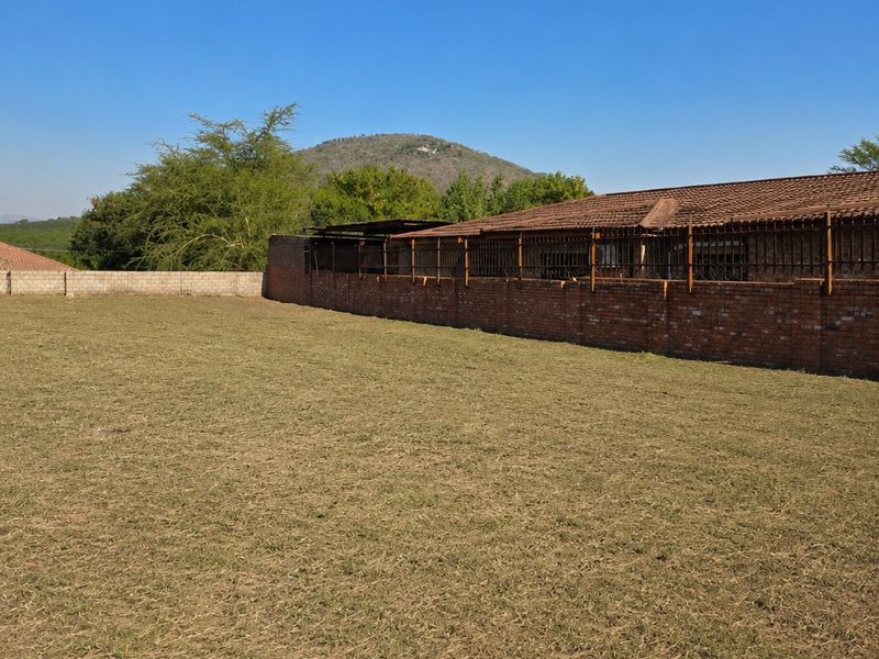 Fully Walled Vacant Land – The Perfect Foundation for Your Dream Home - Photo 3