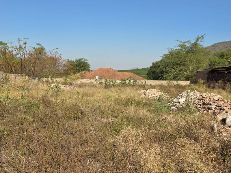Fully Walled Vacant Land – The Perfect Foundation for Your Dream Home - Photo 4