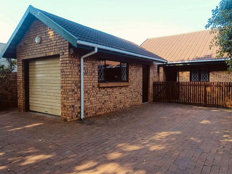 Spacious 3 Bedroom Rental in Secure Mtunzini Complex - Photo 1
