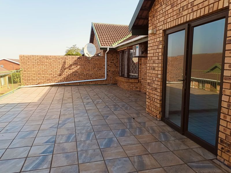 Spacious 3 Bedroom Rental in Secure Mtunzini Complex - Photo 3