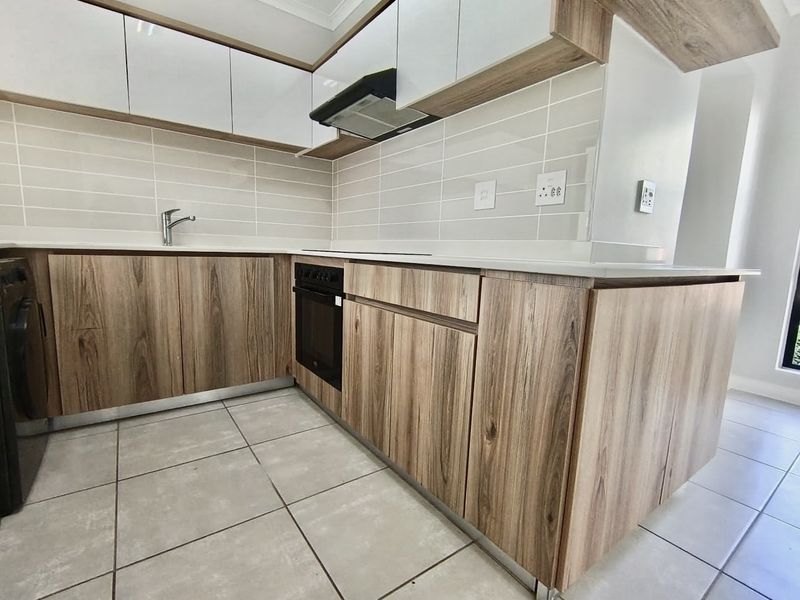 Modern 3-Bedroom Apartment in a Prestigious Lifestyle Estate - Photo 3