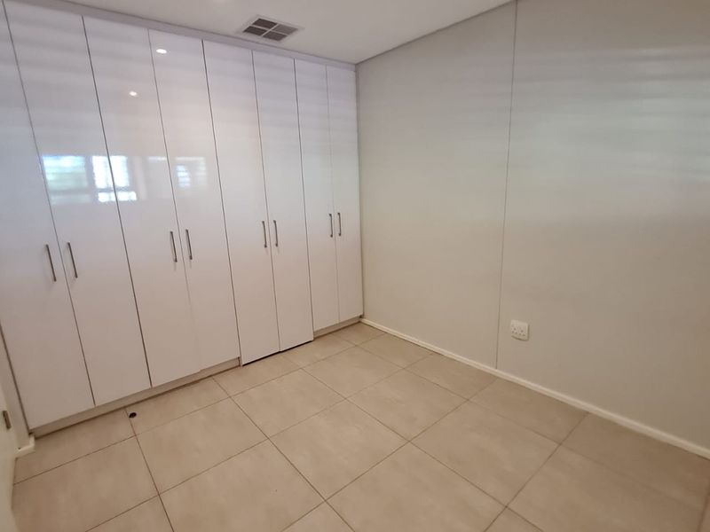 Modern wo bedroom apartment for sale! - Photo 5