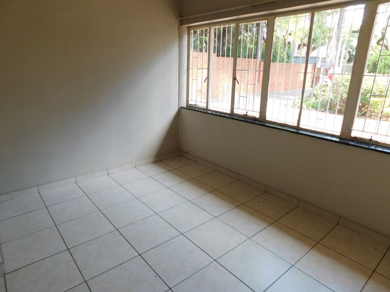 SPACIOUS HOME IN COLBYN - Photo 9