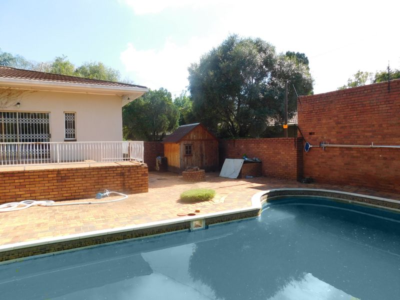 SPACIOUS HOME IN COLBYN - Photo 2