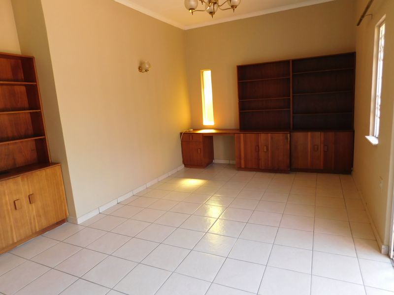 SPACIOUS HOME IN COLBYN - Photo 5