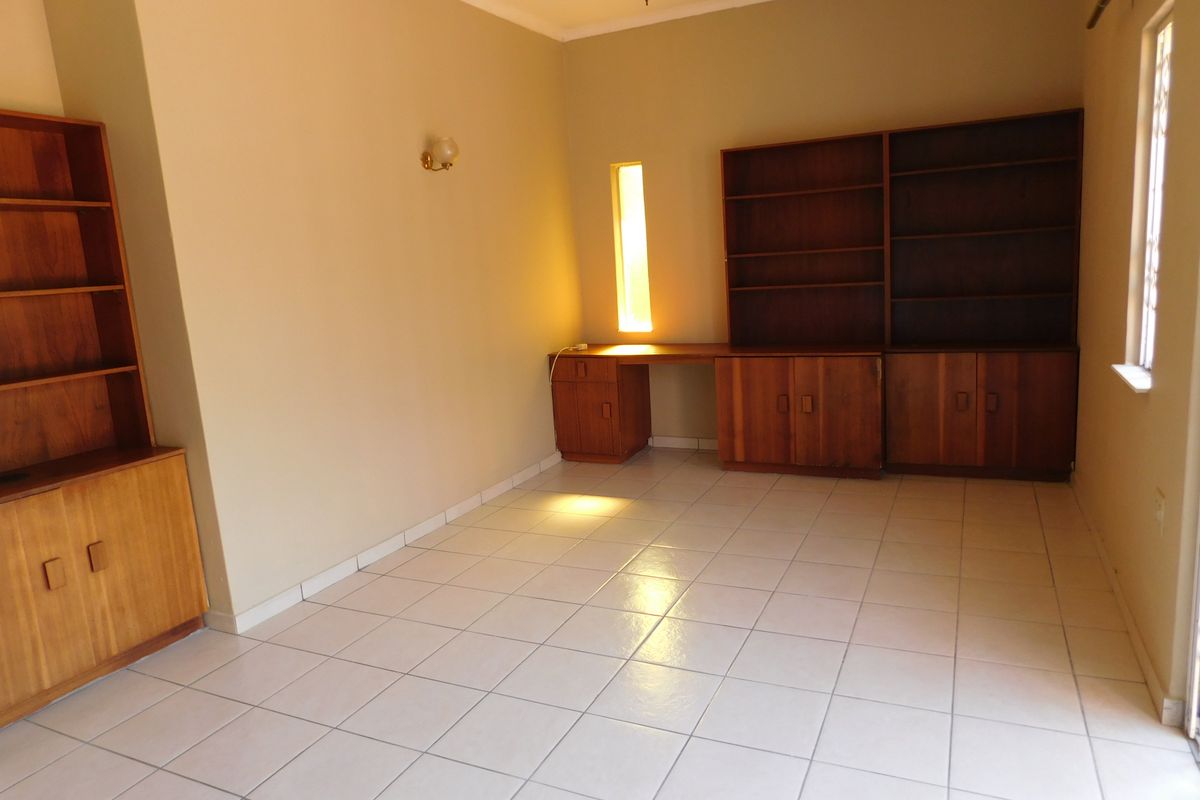 SPACIOUS HOME IN COLBYN - Photo 5