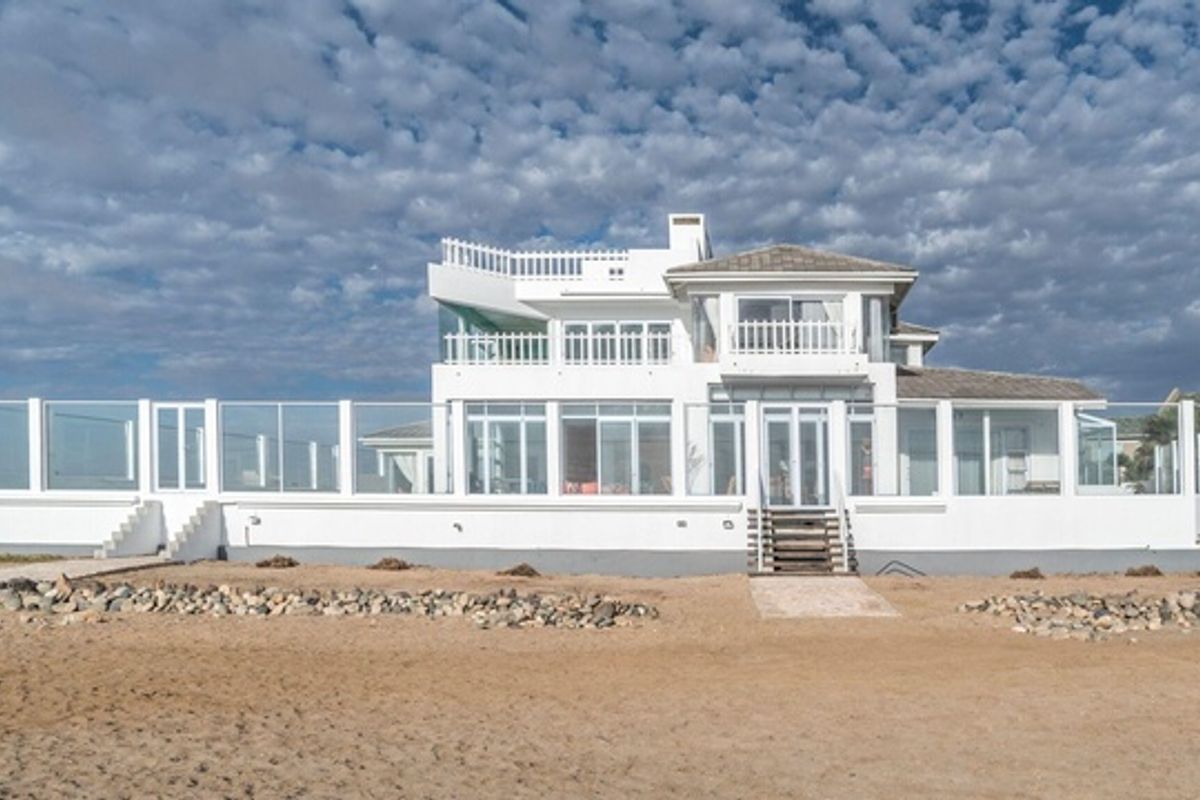 Guest House For Sale In Swakopmund - Photo 2