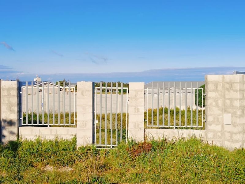 Prime Vacant Stand with Mountain Views in an Established Neighbourhood - Photo 2