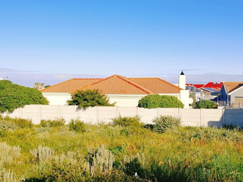 Prime Vacant Stand with Mountain Views in an Established Neighbourhood - Photo 4