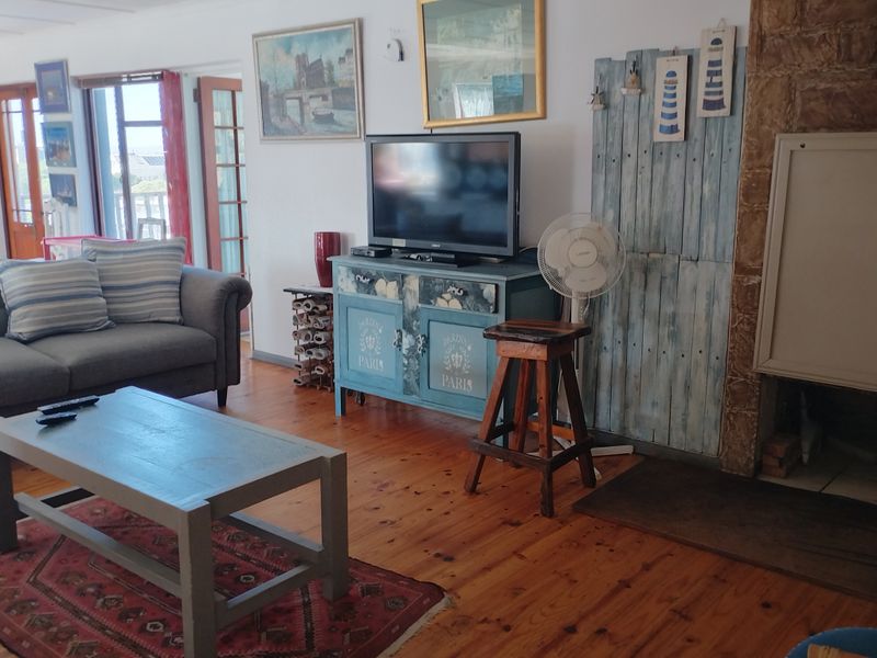Charming Double-Storey Home with Spacious Flat in Established Kleinbaai - Photo 6