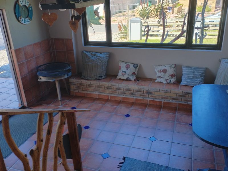 Charming Double-Storey Home with Spacious Flat in Established Kleinbaai - Photo 5