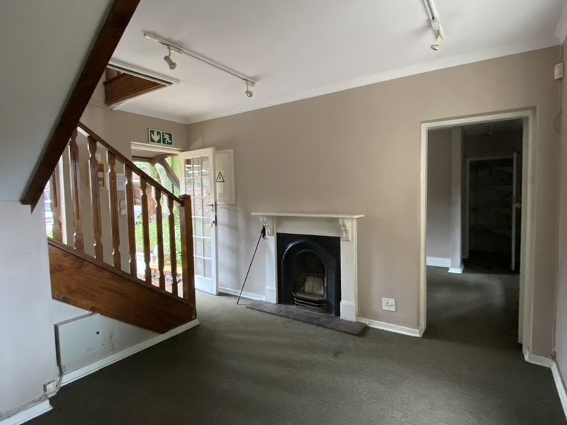 Unique conveniently located offices to rent in Parktown, Johanesburg - Photo 5